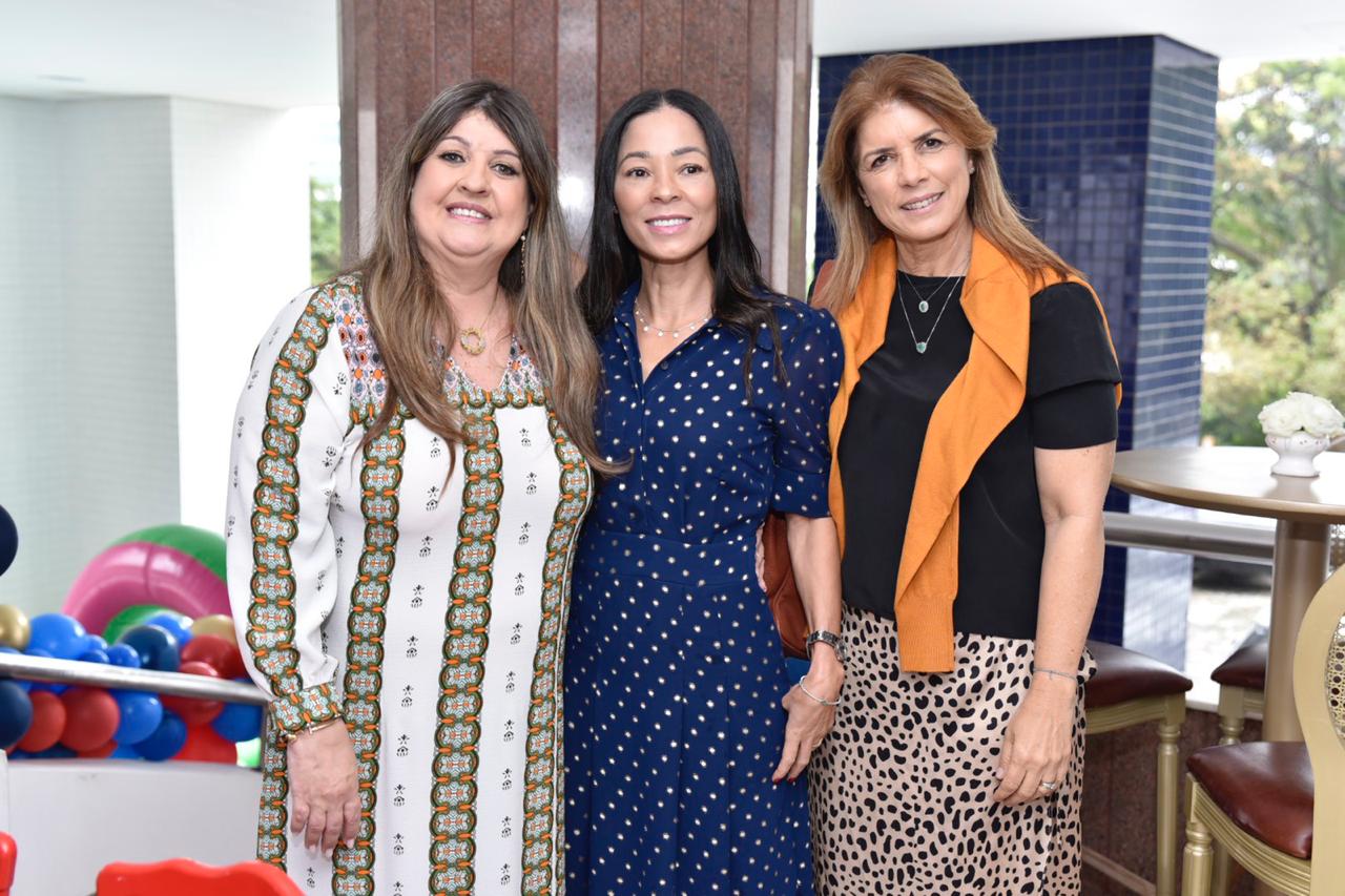 Luciana Peres, Josiane Bastos e Laura Camargo                    